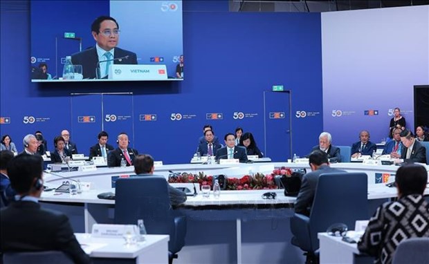政府总理范明政在峰会全体会议上发言。(图:越通社)