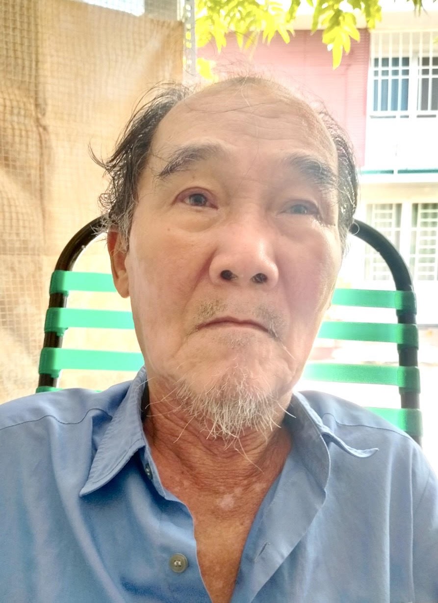 老翁跌伤脚无钱医治