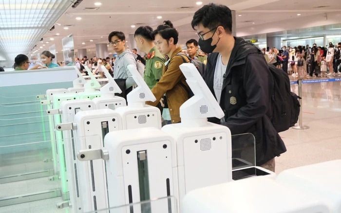 机场须应用科技缩短手续办理时间。（图：H.M）