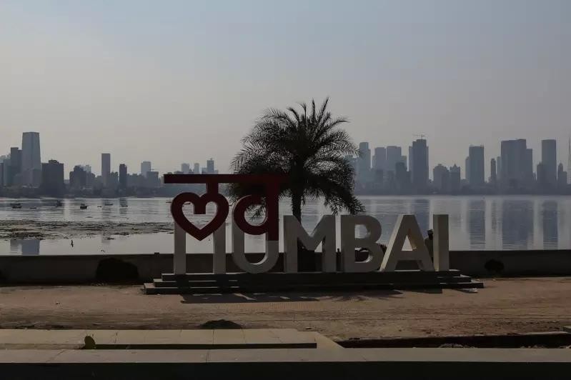 印度第一大城市孟买首次超越中国首都北京，成为拥有亿万富翁最多的亚洲城市。（图：EPA）