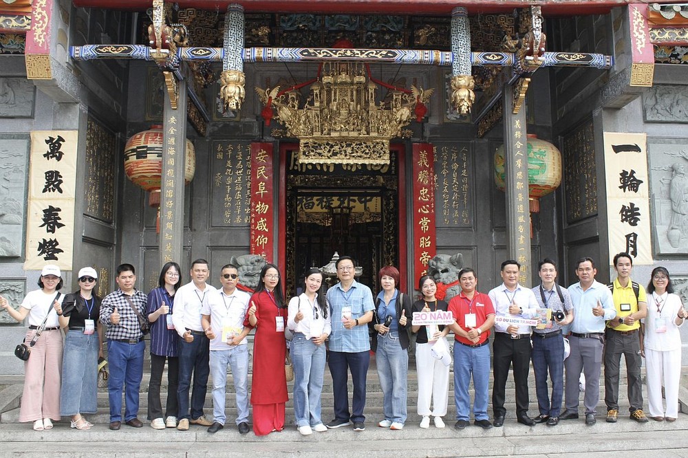 各省市旅遊代表团在义安会馆合照留念。 D2.jpg