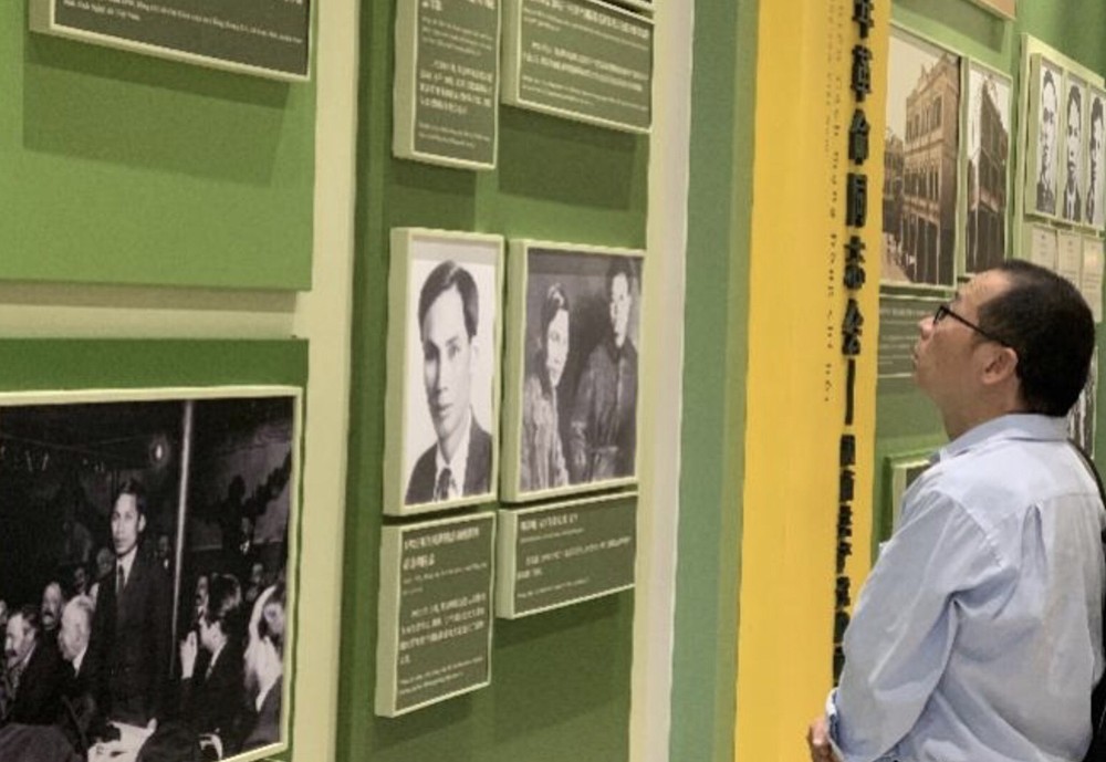 主题陈列“胡志明在广州”展览。