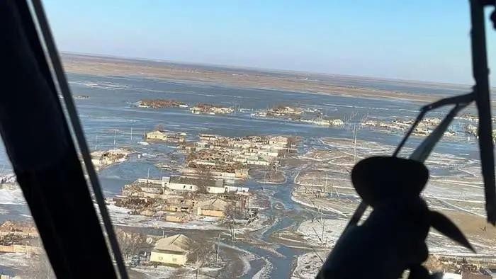 2024年4月1日,哈萨克斯坦,融雪导致洪水。(图:视觉中国)
