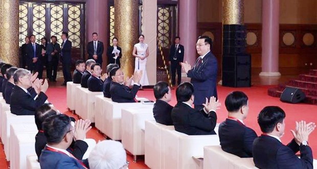 国会主席王廷惠出席越中国资监管和国企改革交流座谈会。(图:越通社) DINH-.jpg