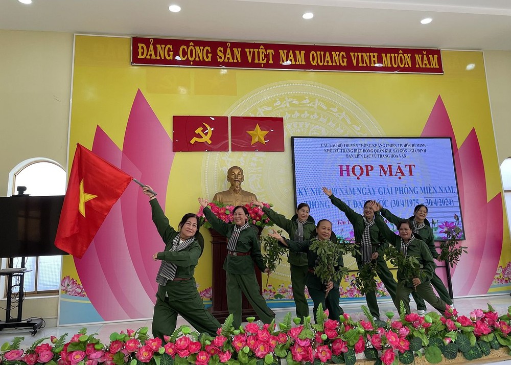 华运武装力量联络组的文艺表演节目。 d2.jpg