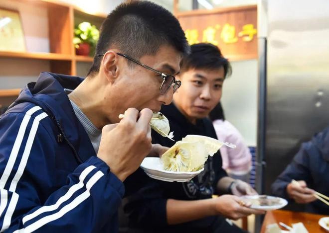 经常吃太饱危害大!