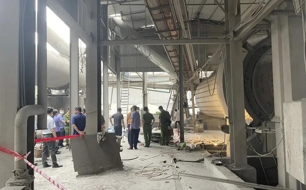 职能力量封锁现场调查事故起因。(图:安沛报)