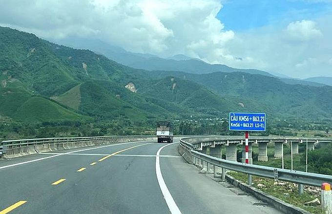 罗山-和联高速公路项目总投资逾3万亿元,扩建至4条车道。(图:黄友决)