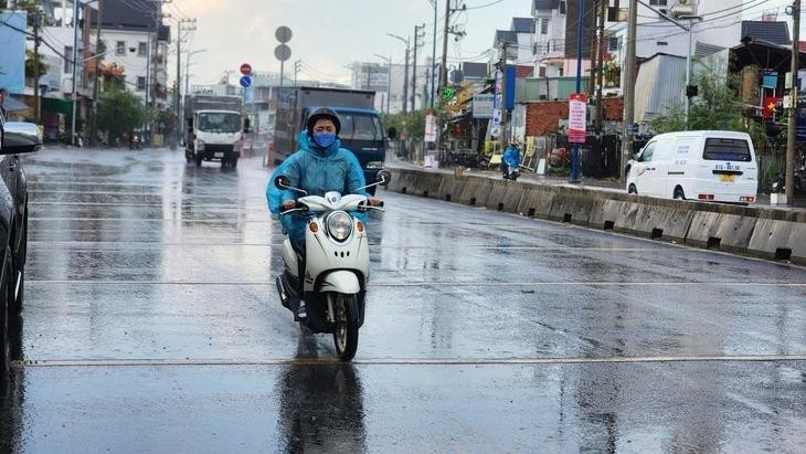 本市东和北面今日久旱逢甘雨
