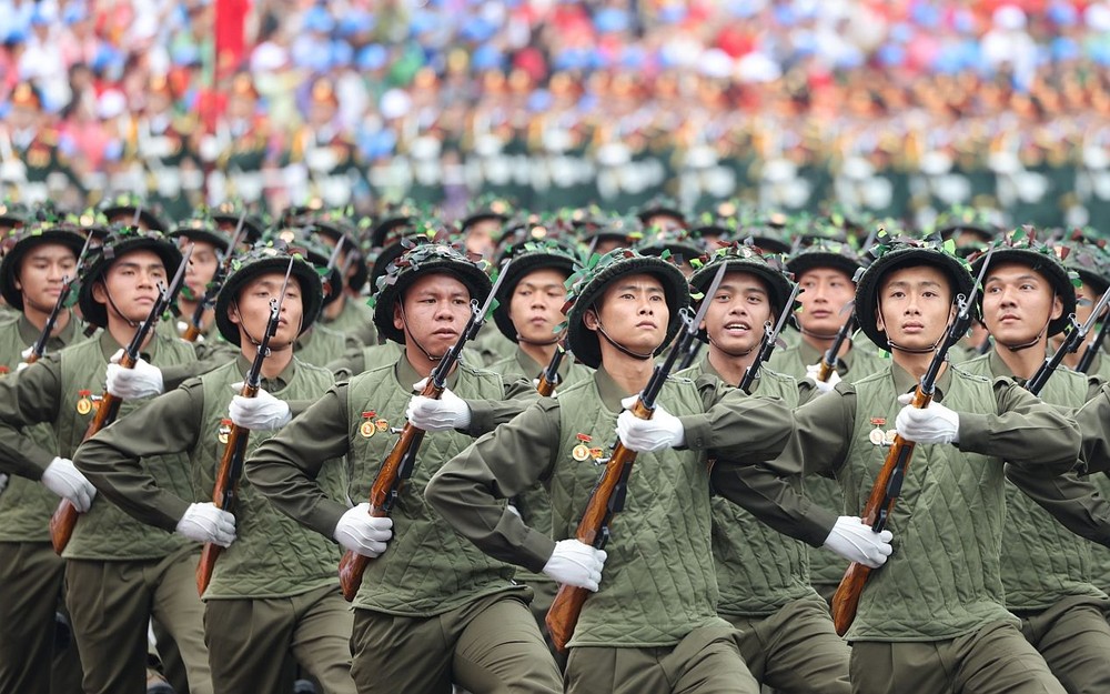 奠边府大捷70周年纪念阅兵游行 续写英雄赞歌