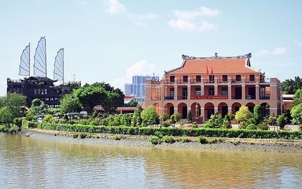 芽龙码头胡志明博物馆本市分馆。