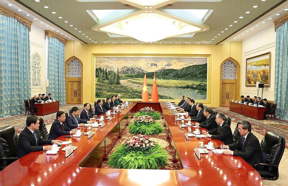 政府总理范明政会见中国全国政协主席王沪宁。 thu_tuong_pham_minh_chinh_hoi_kien_chu_tich_chinh_hiep_toan_quoc_trung_quoc_vuong_ho_ninh.jpg