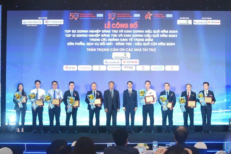 率先创新的企业名单公佈与颁奖仪式。