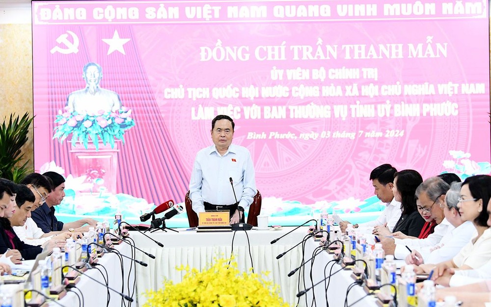 国会主席陈清敏在会议上发表指导意见。(图:林显)