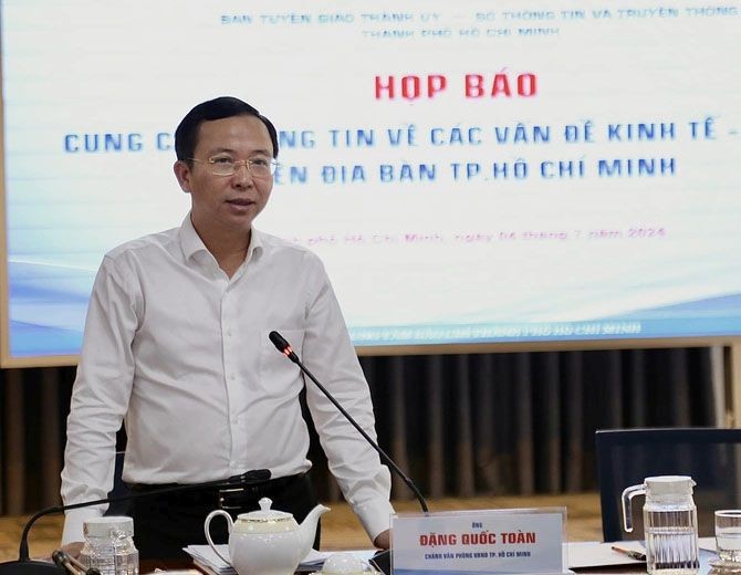 市人委会办公厅主任答覆富美兴问题