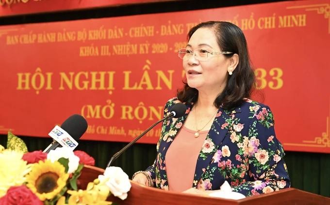 市人民议会主席阮氏丽出席会议并发表指导意见。(图:越勇)