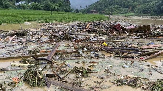 9月10日清早，在老街省宝安县福庆乡发生了一场山洪，将整个村庄淹没。（图：老街报）