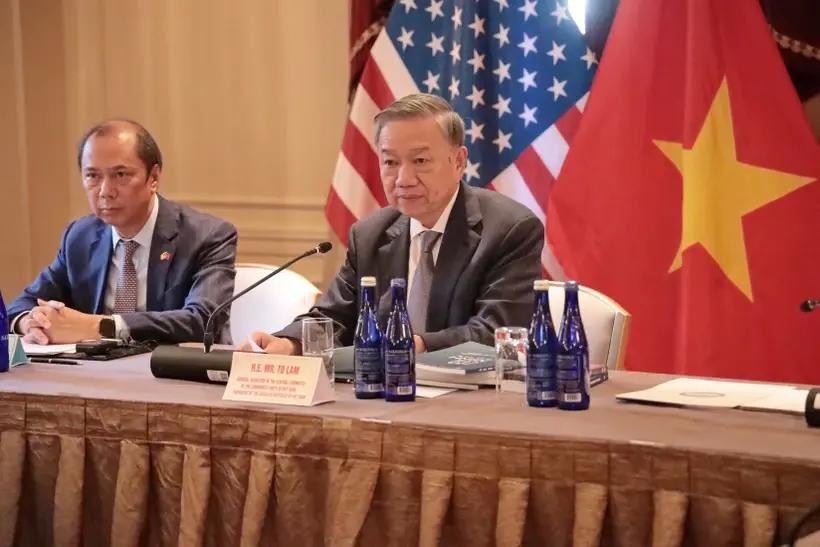 党中央总书记、国家主席苏林会见美国共产党、左翼组织领导和美国友人。(图:越通社)