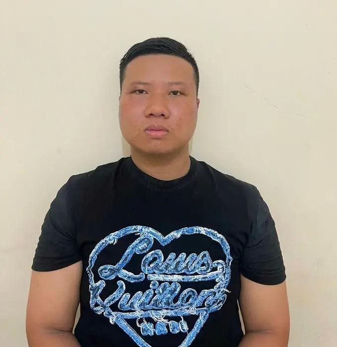 被抓获的嫌犯潘明孝。(图:志石) phan-minh-hieu.webp