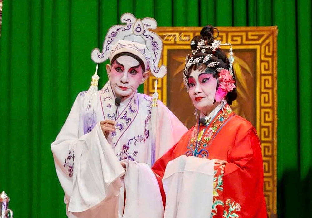 林振威与梁艳芳剧照。