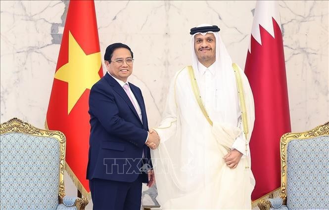范明政总理与卡塔尔首相谢赫·穆罕默德·本·阿卜杜勒拉赫曼·阿勒萨尼。(图:越通社)