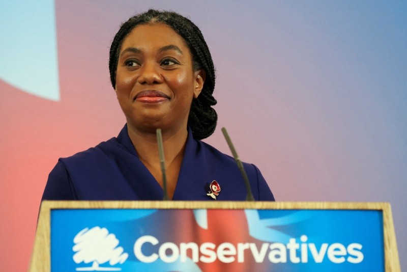 英国保守党2日选出新党魁,由右翼路线的凯米·巴德诺赫当选。(图:路透社)