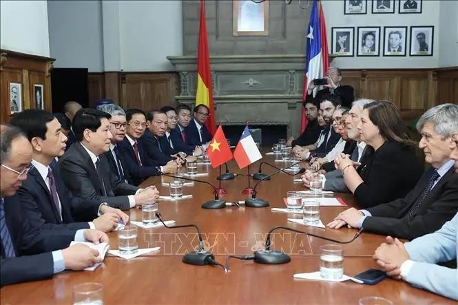 国家主席梁强会见智利社会党主席保利娜·沃达诺维奇。(图:越通社)