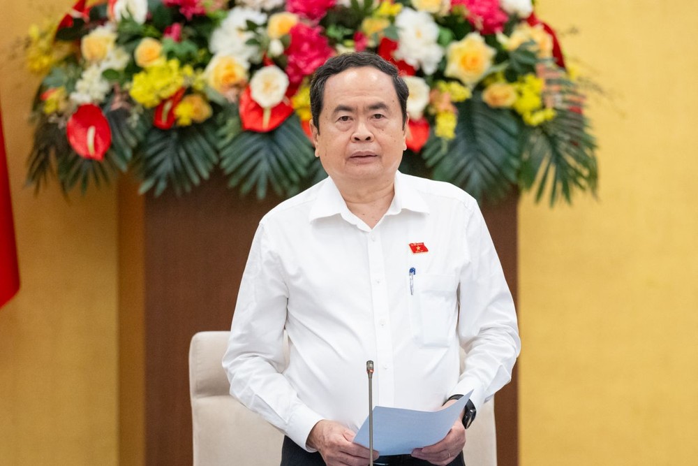 国会主席陈青敏在会议上致开幕词。(图:冯都)