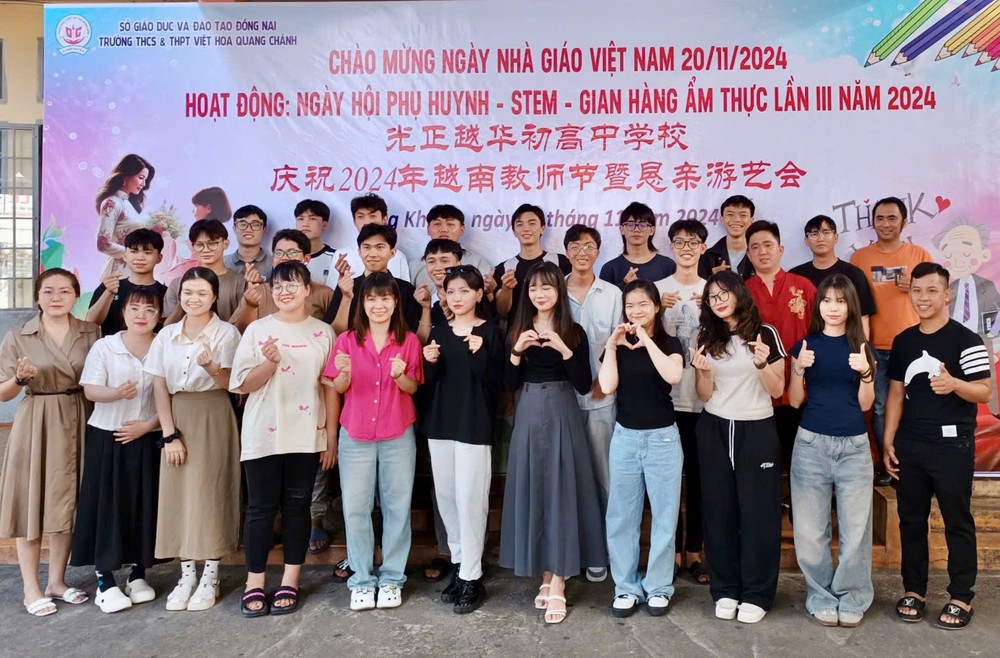 “光正”校友参与看亲游艺会留念。 K4.jpg