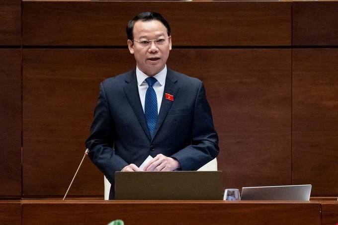 资源与环境部长杜德维阐述国会代表提出的若干问题。(图:珠江)