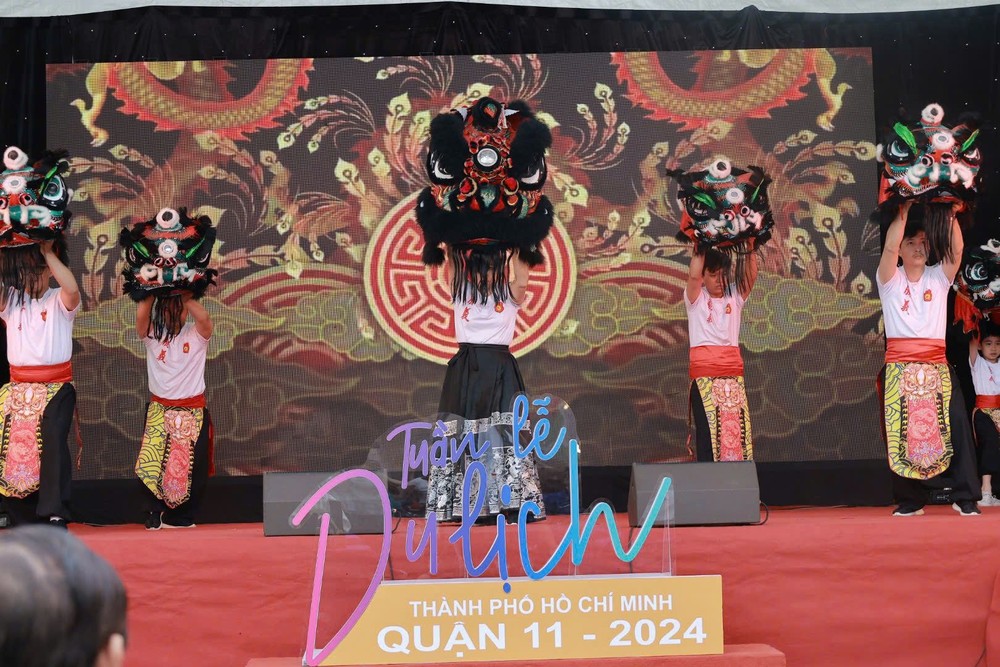 胜义堂龙狮团精彩的表演节目。 D2.jpg