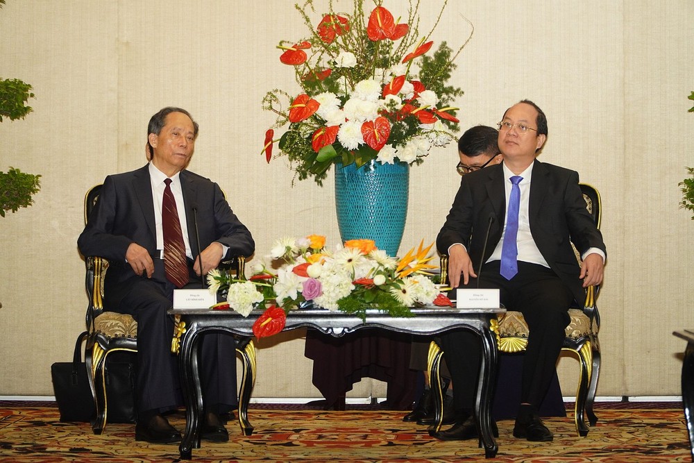 市委常务副书记阮胡海会见中国全国人大常委会副委员长,中国国际交流协会会长吉炳轩。