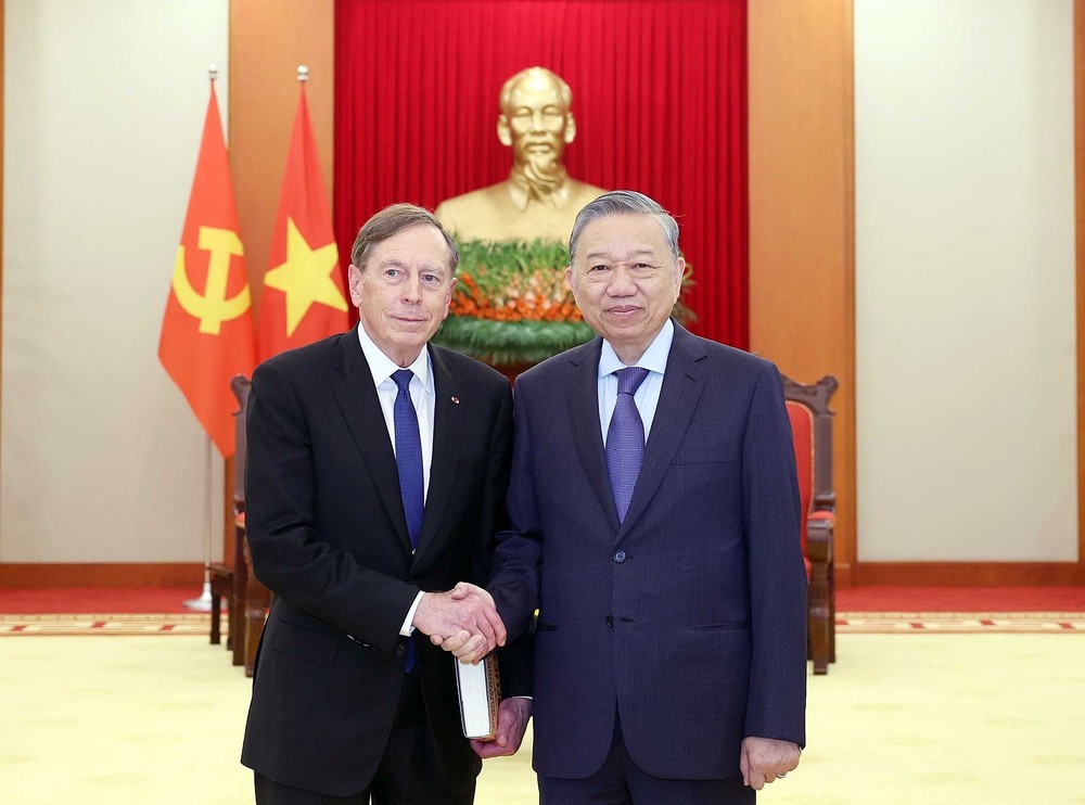 tong_bi_thu_tiep_chu_tich_vien_toan_cau_quy_dau_tu_kohlberg_kravis_roberts.jpg