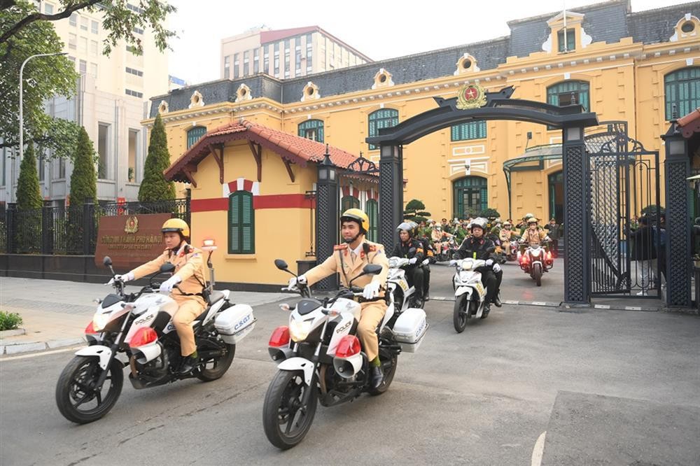交警出发执行巡逻任务。(图:公安部)