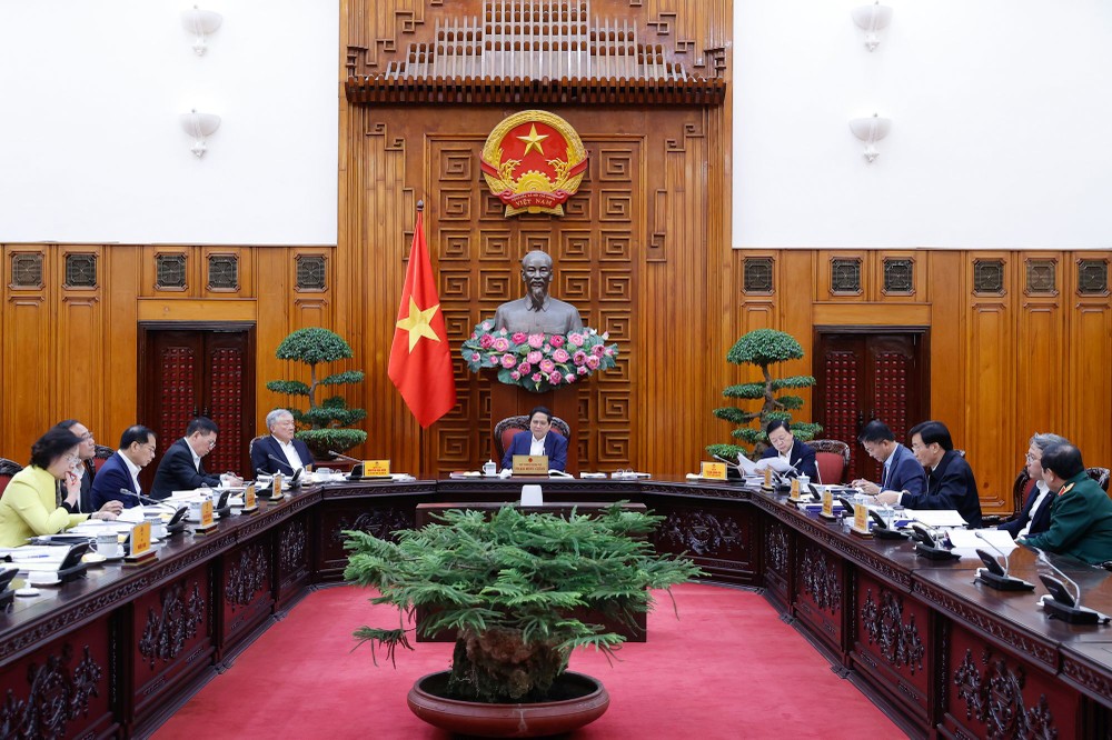 政府总理范明政主持会议。(图:VGP)