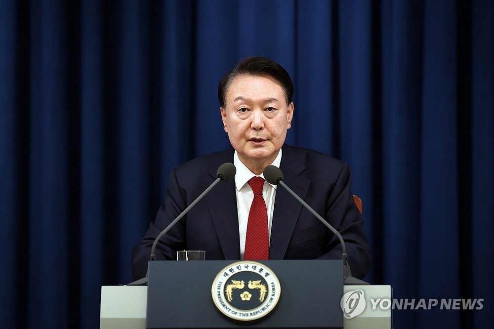 2024年12月3日晚上,尹锡悦发表紧急对国民谈话,宣布实施紧急戒严。(图:韩联社)