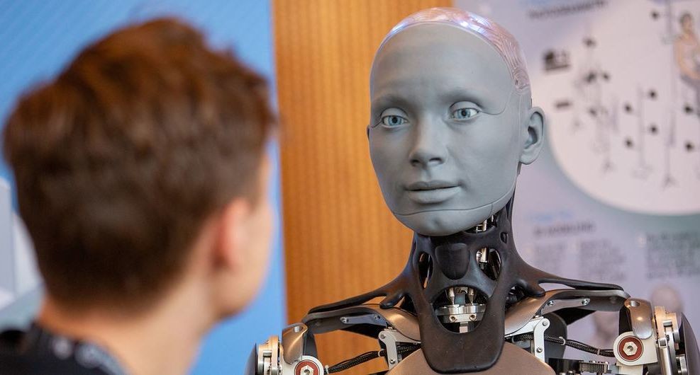 图为 2023年7月，瑞士日内瓦举行的人工智能公益全球峰会上展示的机器人。（图：联合国）