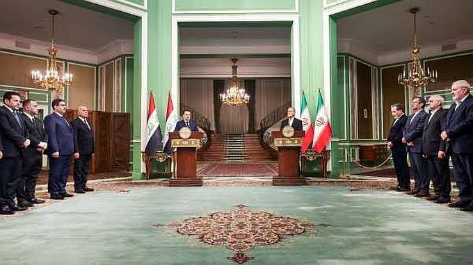 伊朗总统佩泽希齐扬和伊拉克总理苏达尼举行联合新闻发布会。（图：互联网）