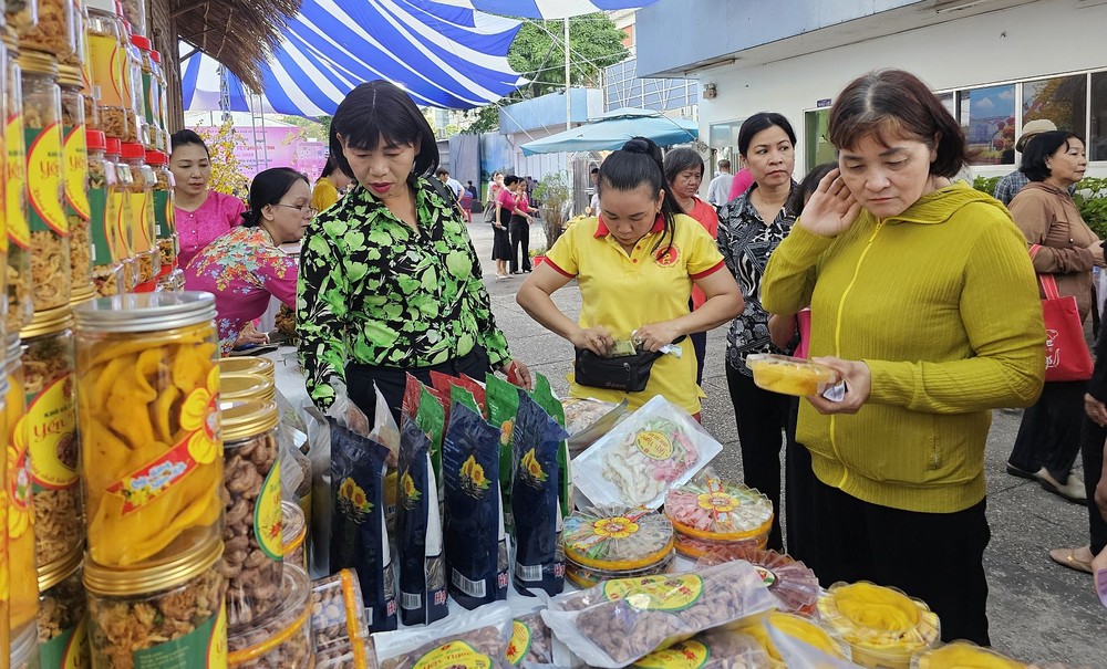 为妇女带来快乐温馨的春节