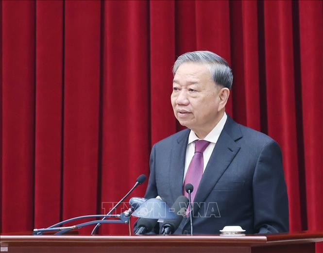 党中央总书记苏林致闭幕词。（图：越通社）