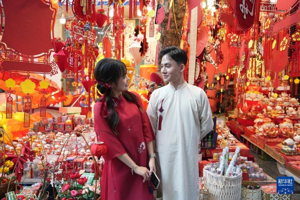 大街小巷“春节红”