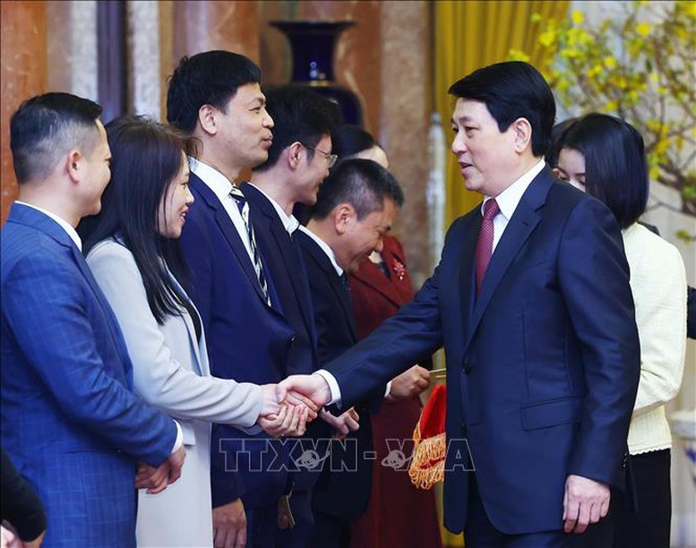 国家主席梁强在国家主席办公厅与全体干部、公职人员举行新春见面会。(图:越通社)