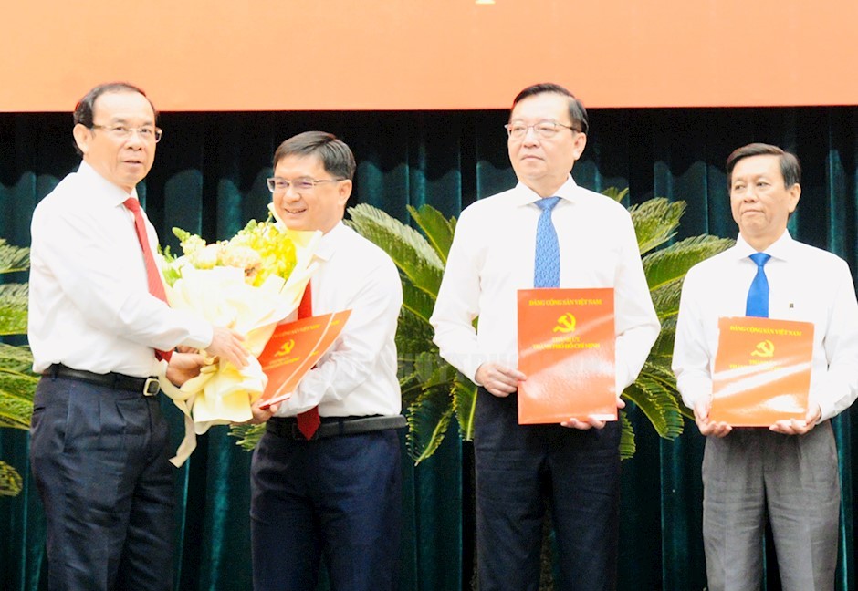 dc-ng v nen tang hoa.jpg