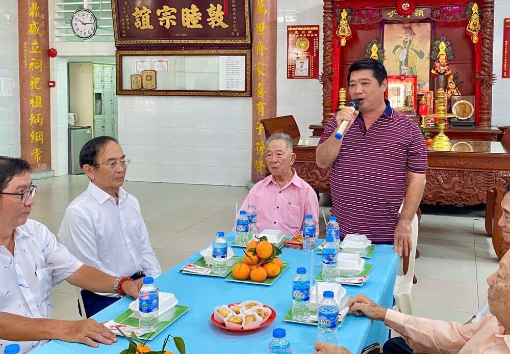 励学会会长陈金泉祝贺新春。 K2.jpg