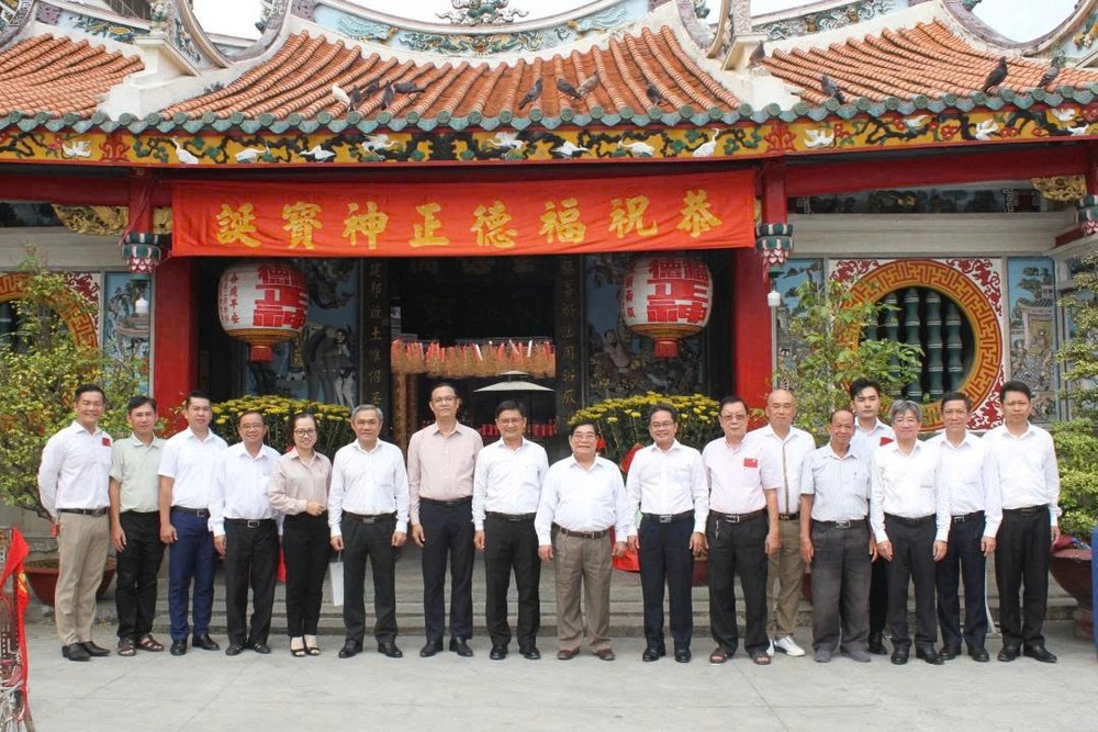 市、郡领导与二府会馆理事会合照留念。 03.jpg