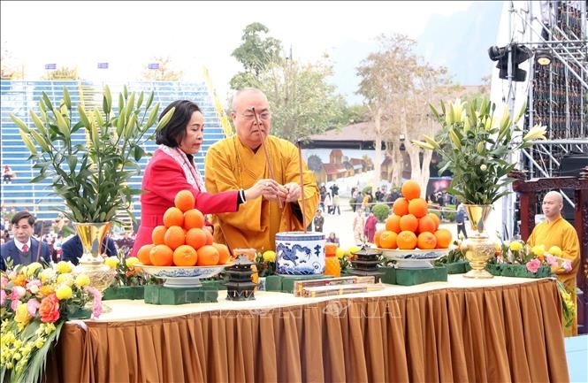 国会副主席出席三祝寺开春盛会