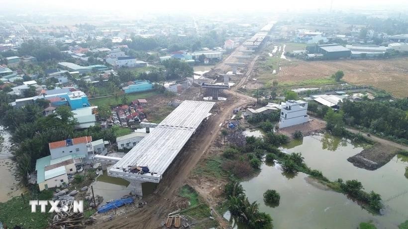 市环市三路项目途经隆安省的高速公路部分将完善并预计于今年12月31日之前进行技术通车。(图:越通社)
