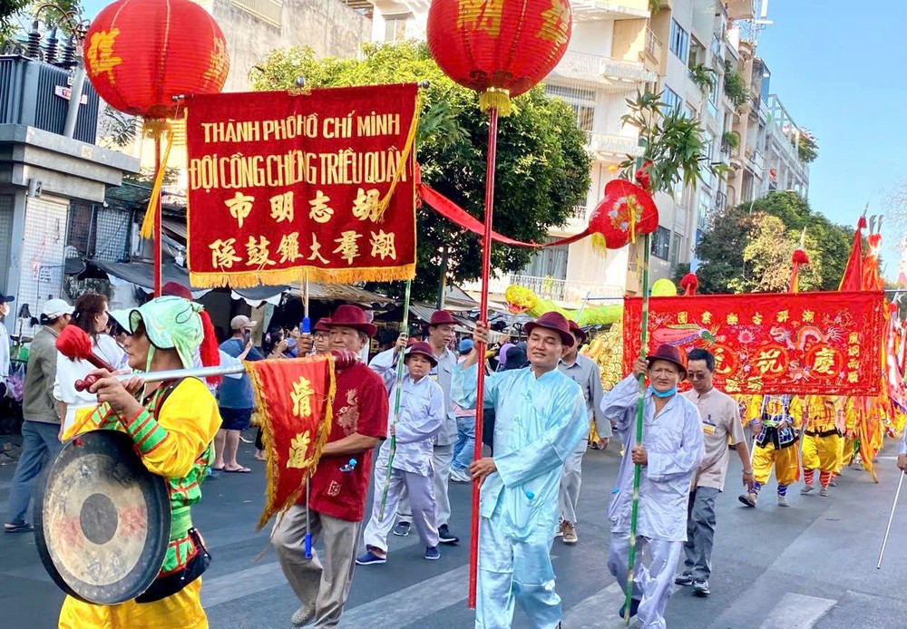潮群古乐大锣鼓队参加游行活动。 D2.jpg