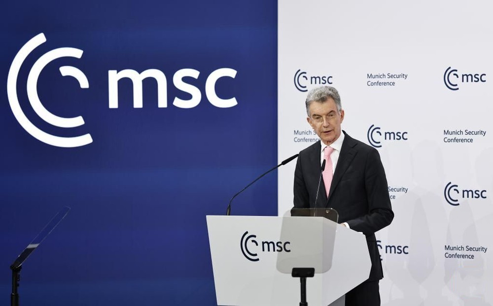 慕安会主席克里斯托夫‧霍伊斯根在慕尼黑安全会议开幕式上致辞。（图：新华社）