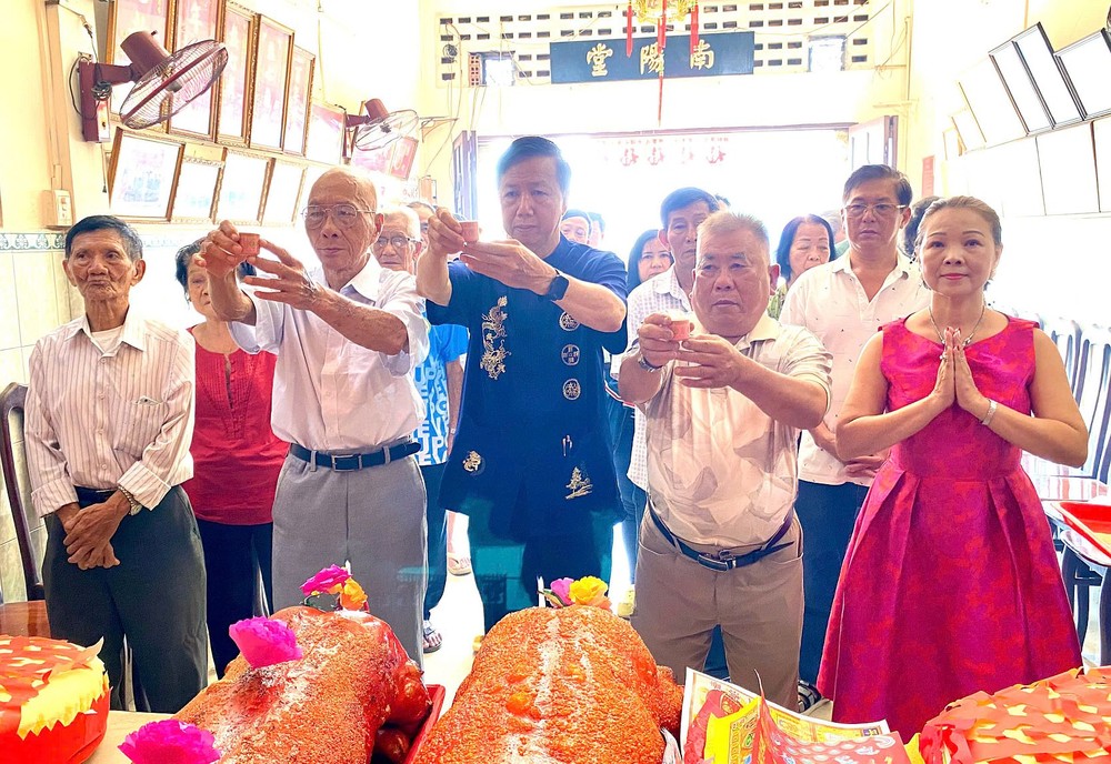 邓氏大宗祠理监事会祭祖仪式。 K8.jpg